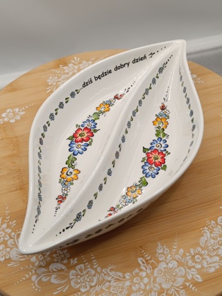 Półmisek w kształcie łezki dwu komorowy